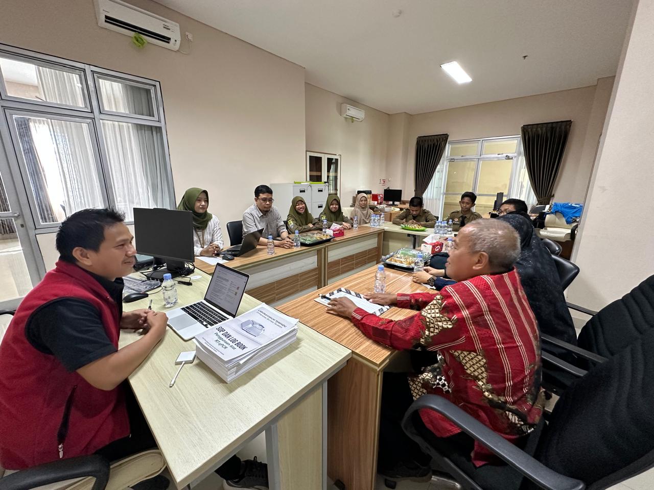 Menumbuhkan Minat Sains Sejak Dini, SMP Muhammadiyah 2 Tarakan Kunjungi UPA Laboratorium Terpadu UBT whatsapp image 2026 06 17 at 09.32.31 (4)